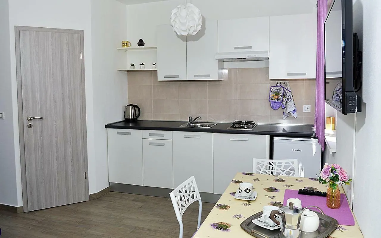 Studio Apartman Nicol contacts