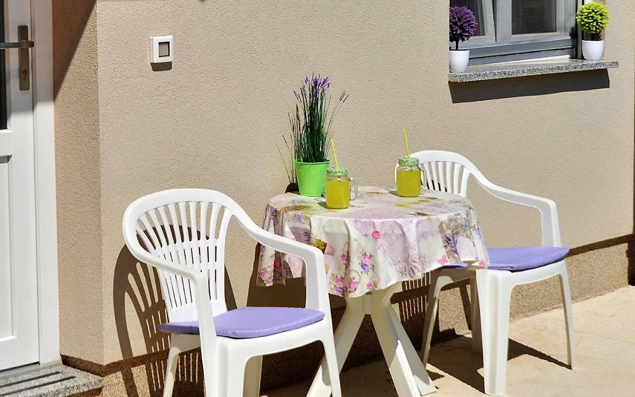 Studio Apartman Nicol Apartment Pula Croatia